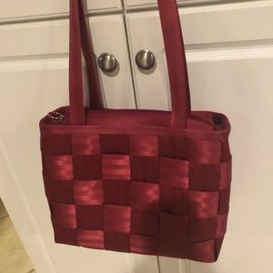 🎒Red Harvey’s Seatbelt bag
